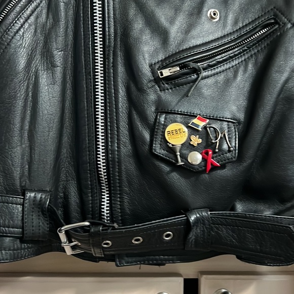 Motorcycle Jacket🖤 🔥 - Picture 3 of 9